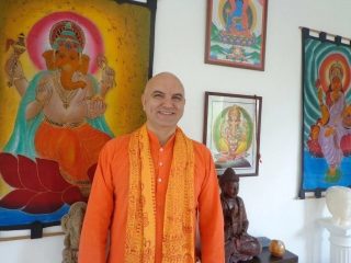 Hari OM Formación de Yoga España