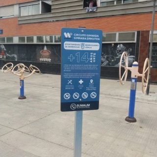 Parque de calistenia, gimnasio al aire libre