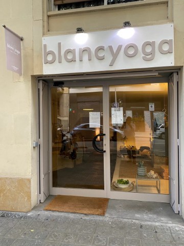 blanc yoga Eixample