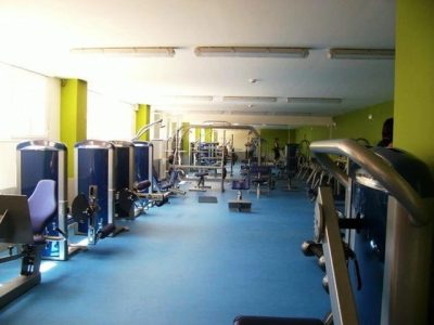 Frontón y Gimnasio